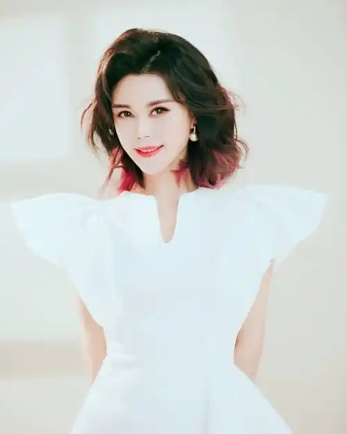 世界问候日:《朋友,你好吗》 李昌明词 王立东曲 董咚演唱