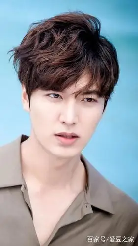 韩国男星李敏镐九张超有魅力的帅图,最受不了他的笑