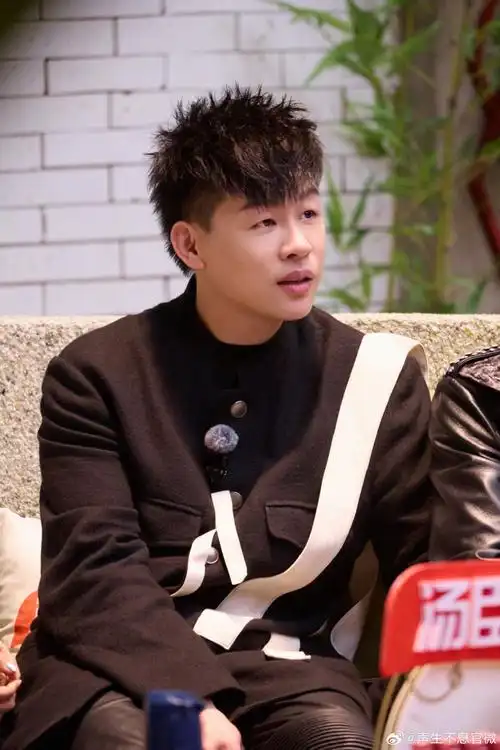 【#声生不息家年华#精彩剧照大放送】一公剧照加更之@胡彦斌措置裕如