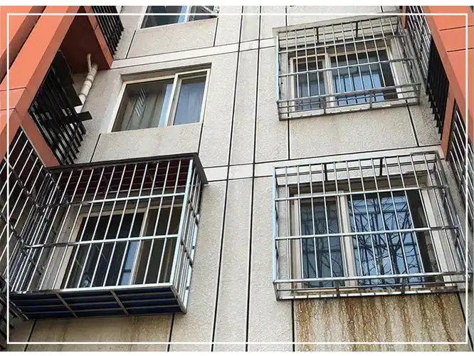 厂家批发花形不锈钢防盗窗定制圆管方管铝合金阳台防护栏防护网