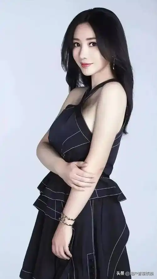 柳岩内衣代言火辣上线,性感爆表掀起全民狂欢!