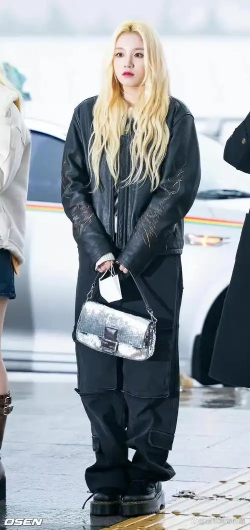 宋雨琦的机场穿搭做可盐可甜的元气宝贝