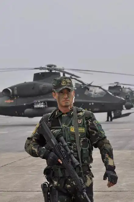 原创阅兵式上兵哥哥帅破天际,被称为军装男神的他们哪个最具军人风采