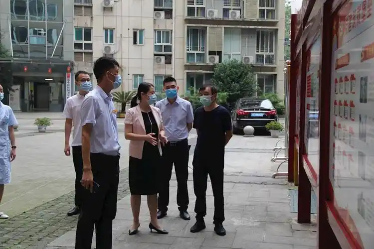 市民政局局长王一米到市福利院检查和调研工作