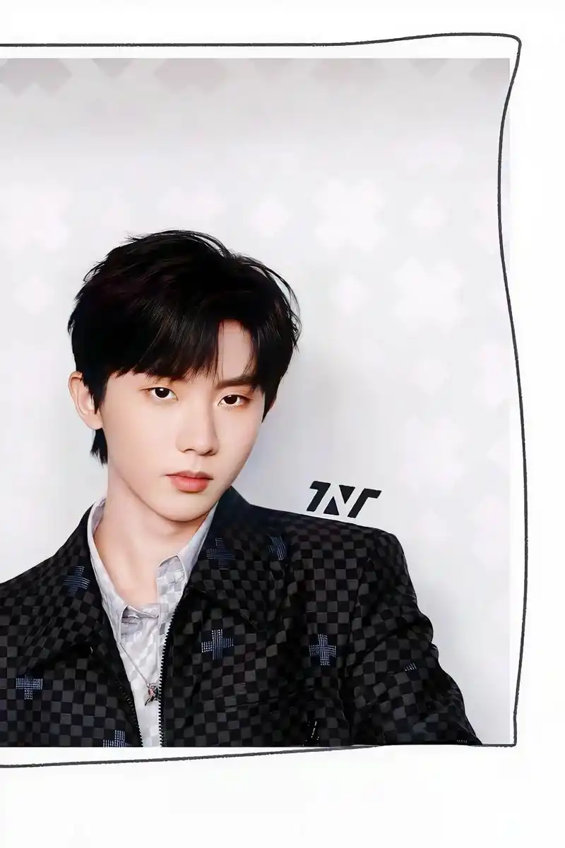 马嘉祺 #哥酱 #午夜场 #蛊王 #马嘉祺西装彩排   今 - 抖音