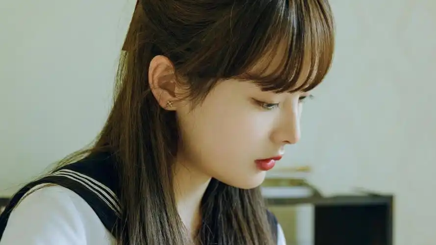 初恋感很强的jk美女写真-美女壁纸 - 壁纸家