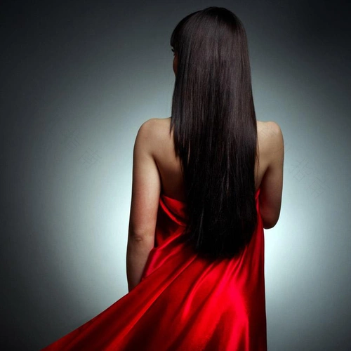 拥有一头飘逸的秀发并不难拥有一头秀发的女人