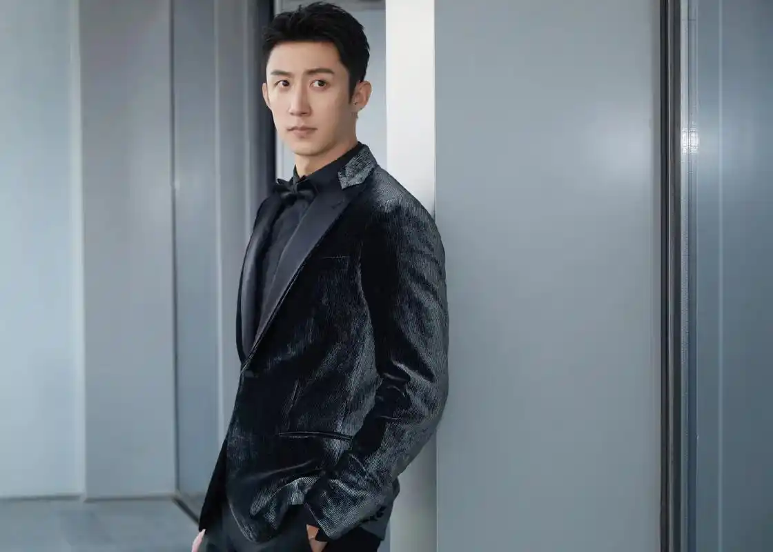 踏丝绸之路,赴光影盛事.@johnny黄景瑜 携作品@电影检 - 抖音