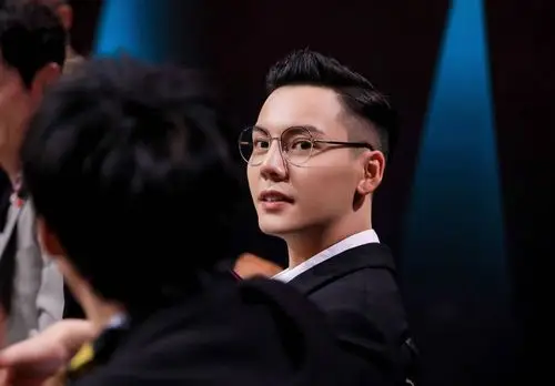 陈伟霆 ‖ 你的笑容,胜过阳光