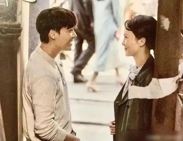 胡夏.给金晨和李易峰当炮灰了?