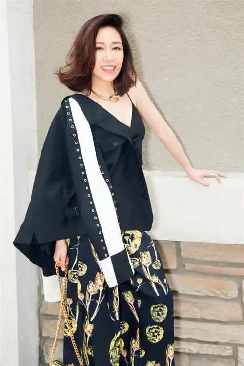 金池全新写真大片曝光 大女人气质展风情