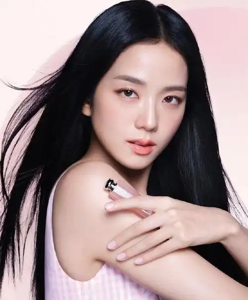 【twi】2024 年 1 月,dior 将与全球大使金智秀共同推出全新 dior