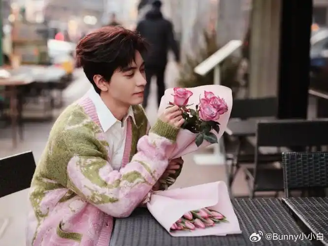 陈星旭粉绿外套##陈星旭春日造型