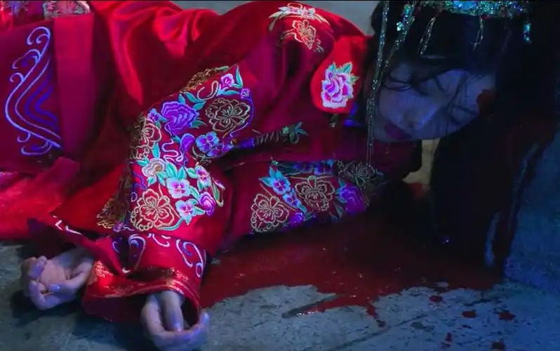 《诡域新娘》百年女鬼穿越索命?网友:不是很吓人