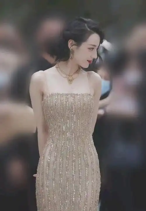 在娱乐圈,有无数身材好的女明星,但说到最吸引人的是迪丽热巴.