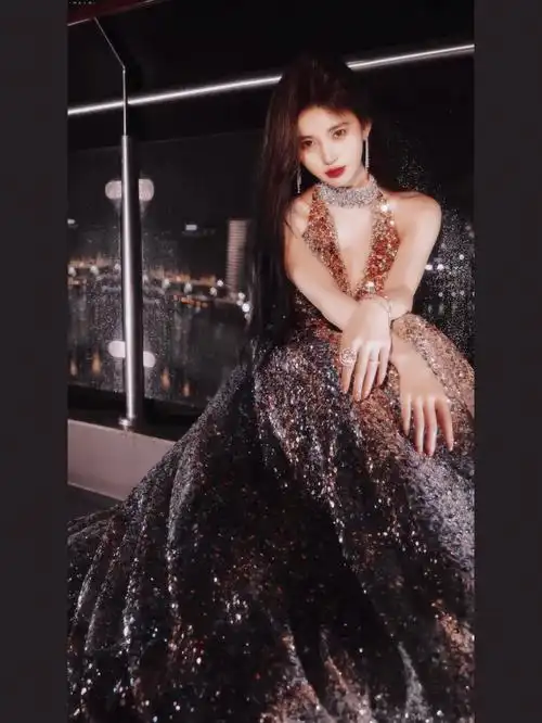 鞠婧祎亮片礼裙造型截修壁纸