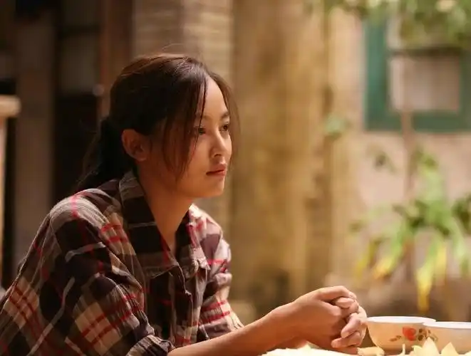 拥抱星星的月亮看着感觉如何