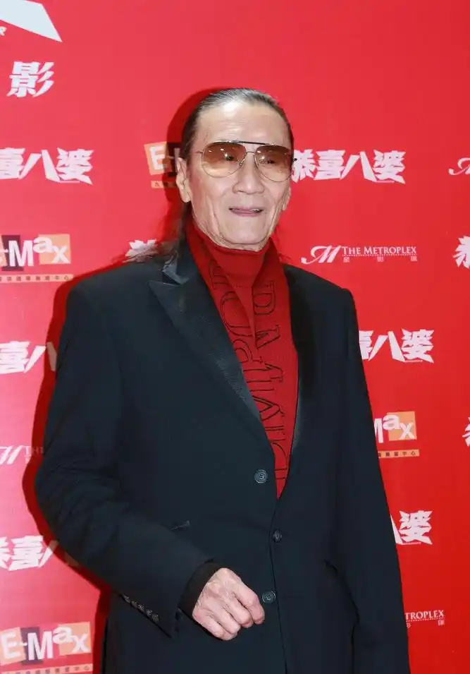 《恭喜八婆》香港首映 杨千嬅谢贤邵音音等红装亮相