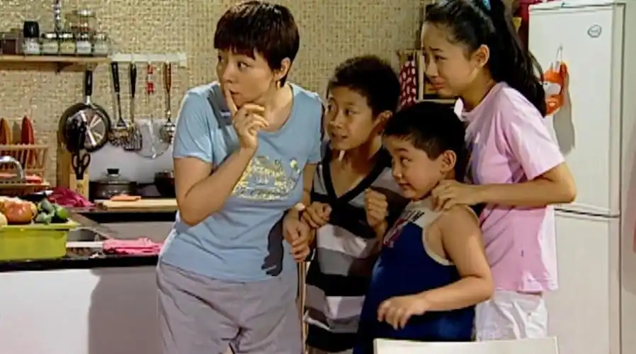 《家有儿女》穿帮镜头,看了15年竟然才发现,让人笑得肚子疼_电视剧