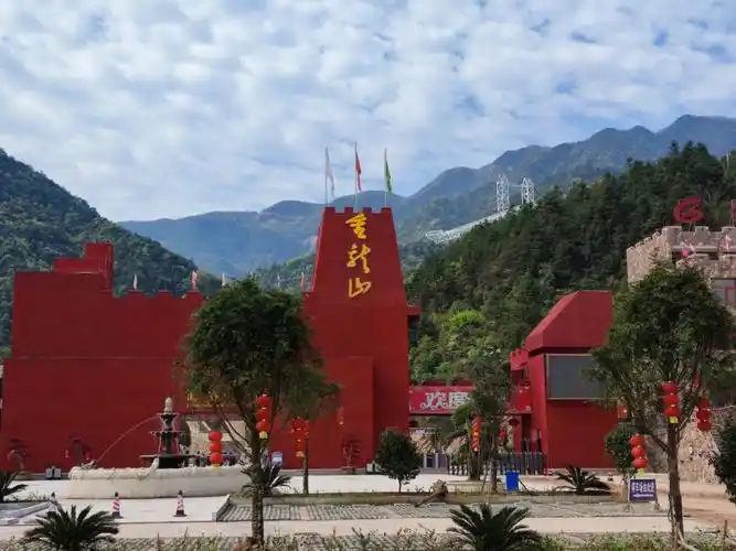 1,金色文化: 金龙山山脉隶属幕府山系,原名土龙山