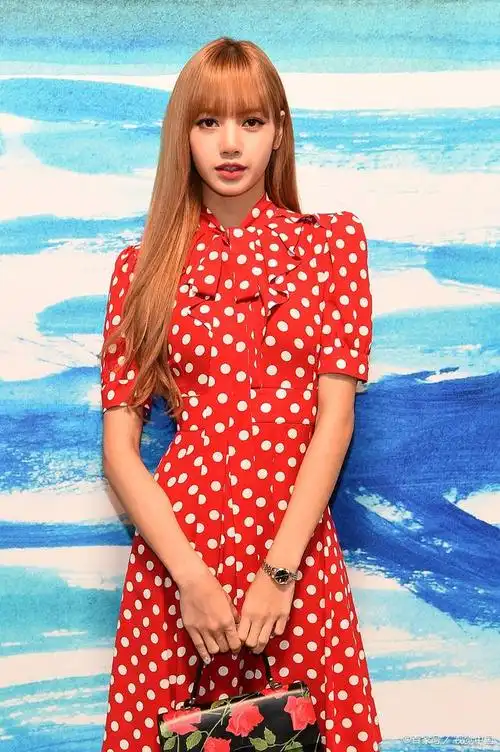 lisa要进组拍戏了!从舞蹈导师到演员,这是要跨界的节奏啊!