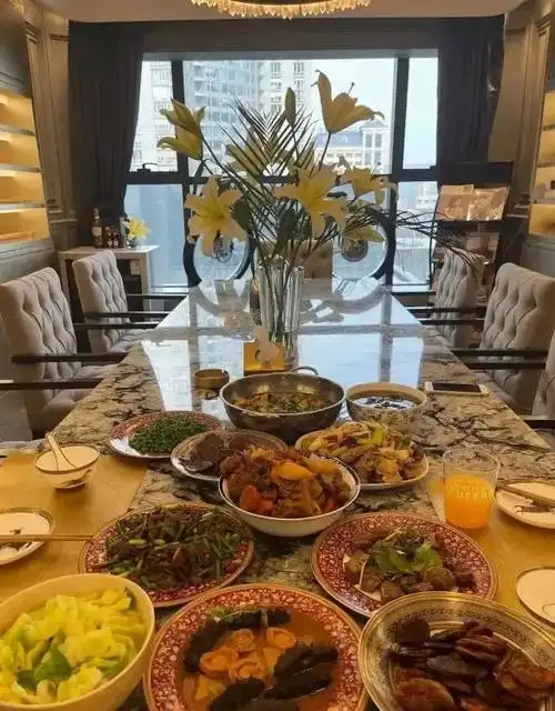 那些包养香港女星的富商们