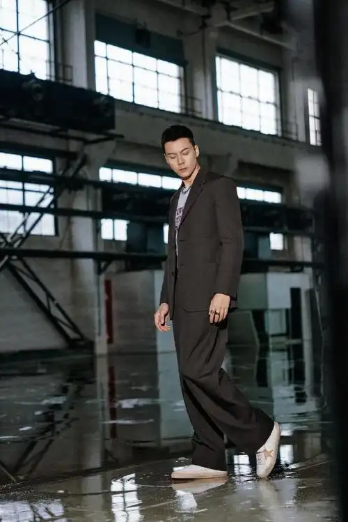 陈伟霆生图硬控我##陈伟霆上班人精神状态