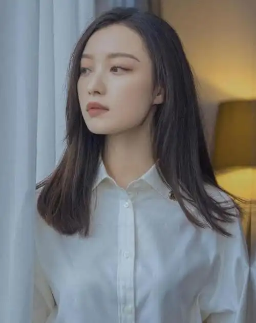 倪妮:优雅迷人,气质出众