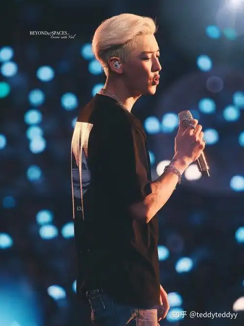 有没有朴灿烈五巡大背头的照片啊? - 知乎