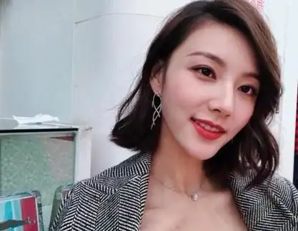 陈雅婷陷整容风波晒照回怼陈雅婷怎么出道的和王思聪怎么认识的