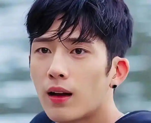 井柏然 双眼皮##井柏然早期旧照