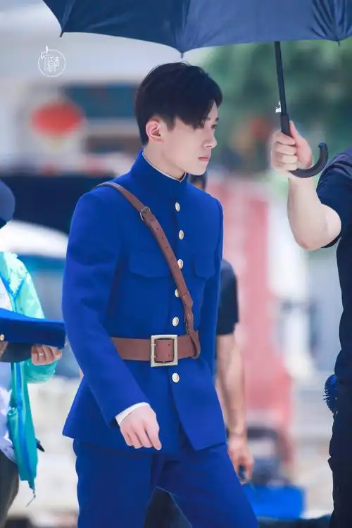 易烊千玺 艳势番之新青年