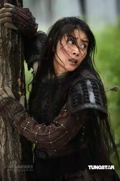 组图:《江山美人》宣传 陈慧琳放天灯祈票房