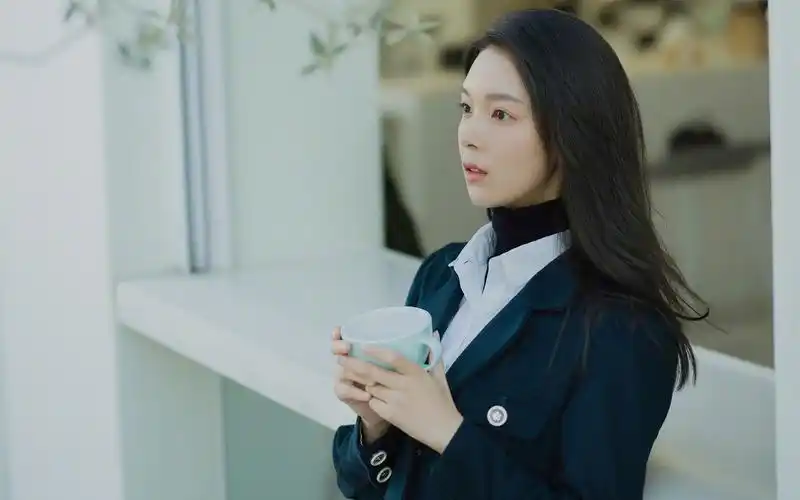 陈瑶恬静优雅高清桌面壁纸