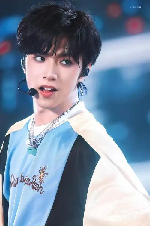 刘耀文跳舞好帅##刘耀文演唱会舞台