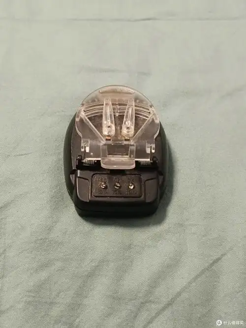 这枚小小的充电器,外形不起眼,却藏着逆转时光的秘密