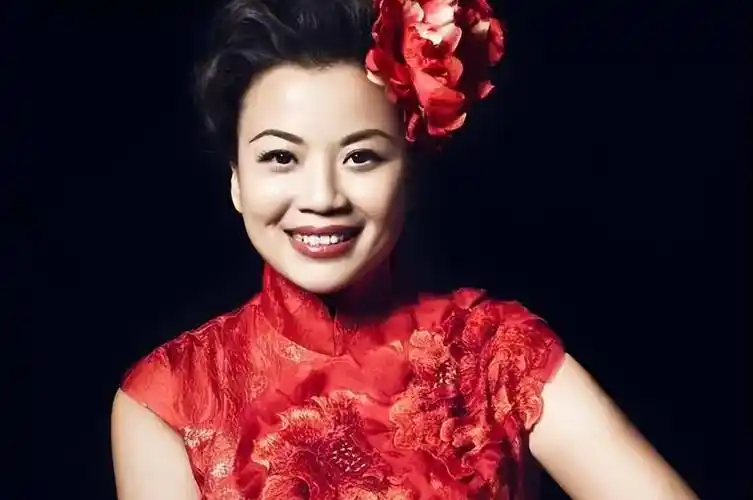 歌唱家张也:54岁依旧单身未婚,和吕继宏只是好朋友_张行_父母_女儿