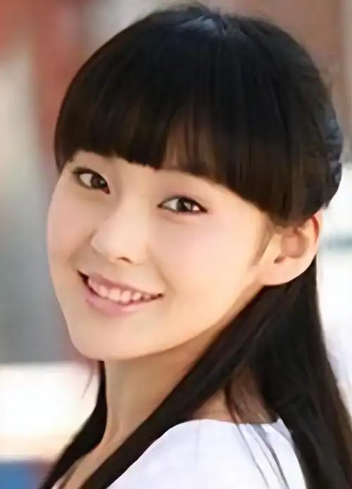 回顾央视主持钱琳琳:二婚带儿子嫁小6岁张译,婚后却称自己丁克