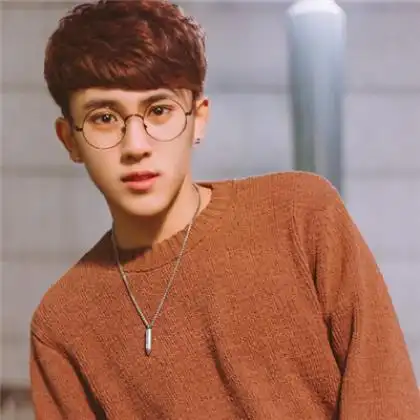 清新文艺范戴眼镜帅哥头像最适合有品味的男生使用了