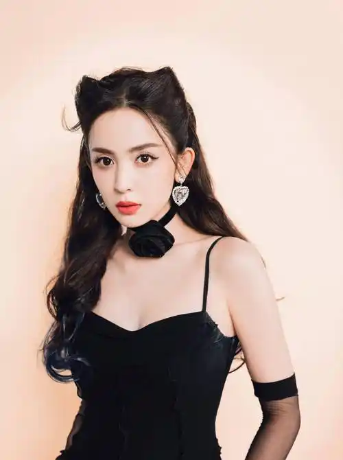 古力娜扎这双高跟长筒靴视觉冲击力爆表!_时尚_设计_魅力