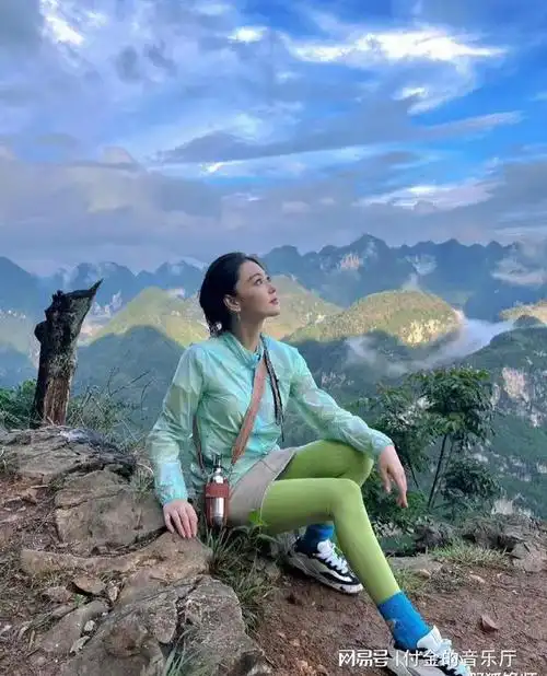 总的来说,张馨予的活动对于浩坤湖景区,女性健身和瑜伽文化的发展都有