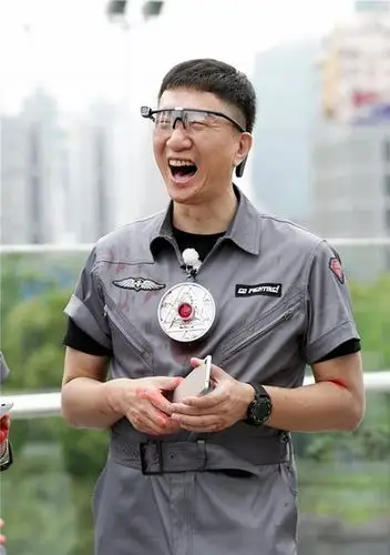 《极限挑战》孙红雷夸黄磊聪明 自嘲像"残废"