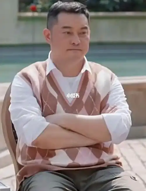 没想到沙溢胖成了正方形