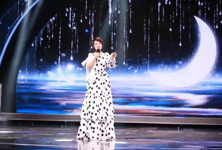 歌唱家春天父母的恩情登上央视向幸福出发全球上线