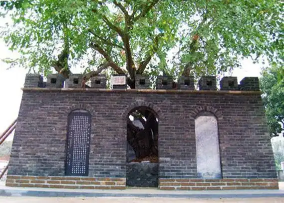 汉桑城:世界上最小的城 在河南省南阳市新野县,有一座与众不同的城