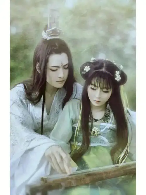 印象中小时候就是看了这版花千骨—神魔井的cos才去看了小说,爱上了