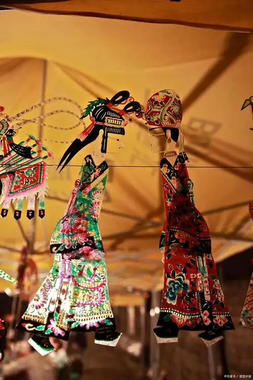 浅谈皮影戏曲在幼儿园大班艺术活动中的应用策略