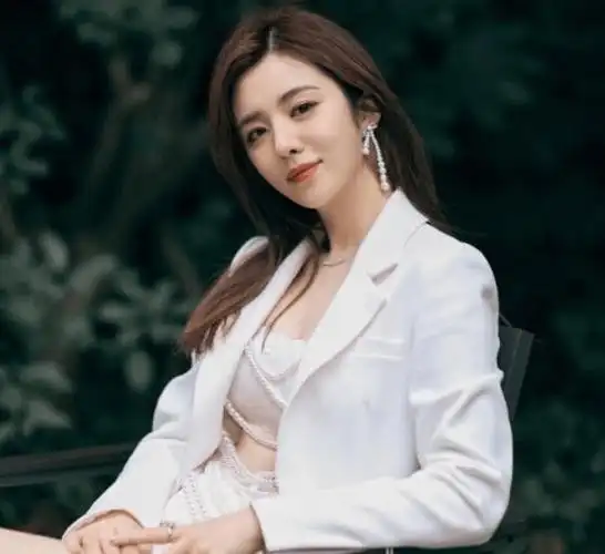 王晓晨为什么15岁上大学?蔡文静和王晓晨长得好像