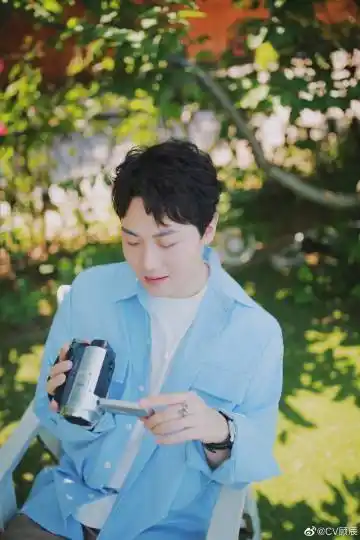 我来交作业啦cv顾辰欠了得有730天的九宫格,终于凑齐了.