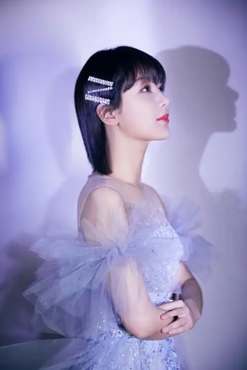 美女2021年也要给我大红大紫90@杨紫